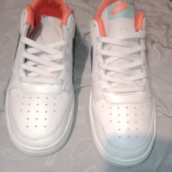 Nike Court Borough Low 2 'White Dark Purple Dust' BQ5448-112 ( Size 6 / 7.5 wome - Picture 2 of 11